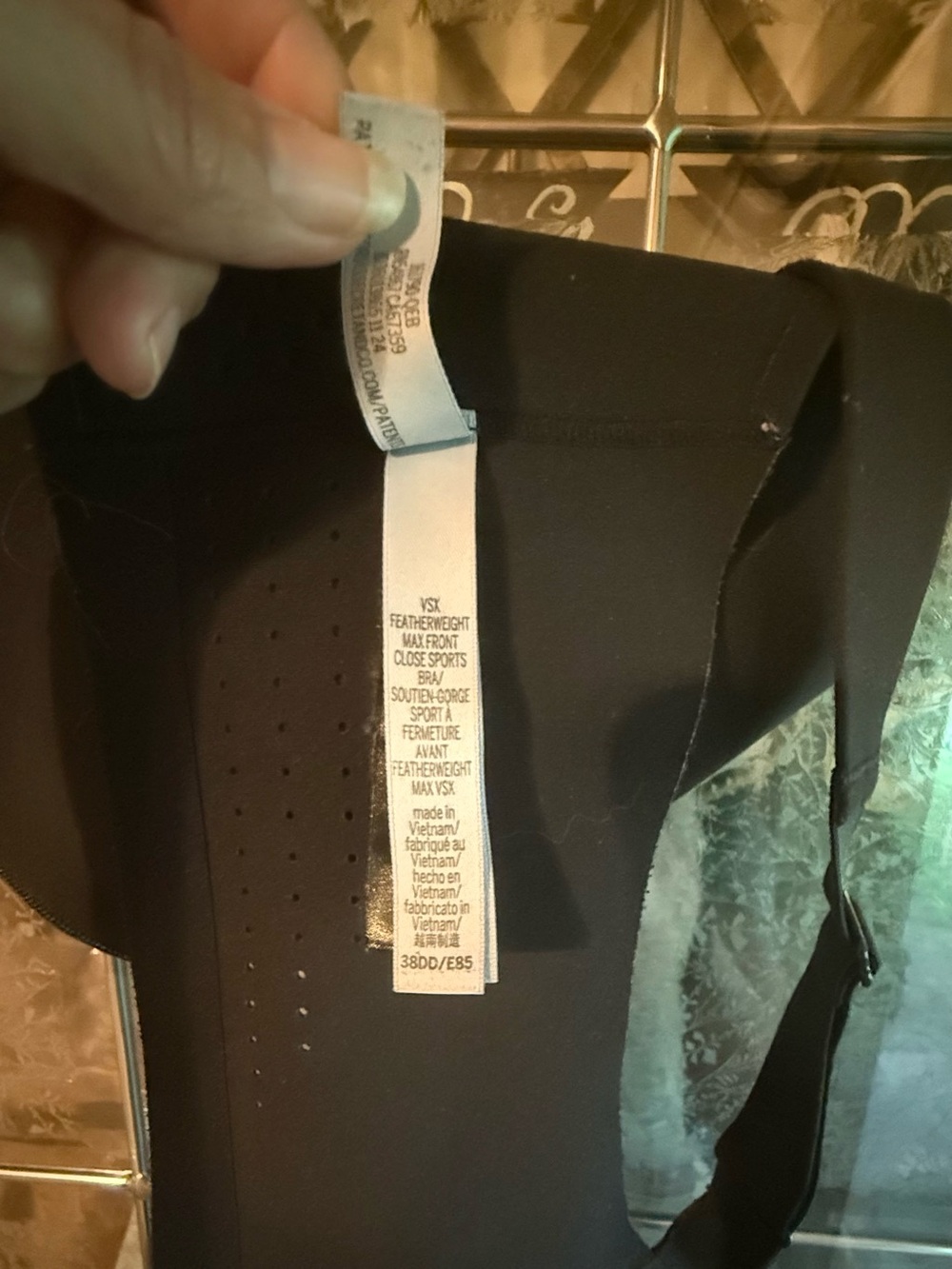 Victoria's Secret VSX Featherweight Front-Zip Sports Bra - Picture 4 of 4